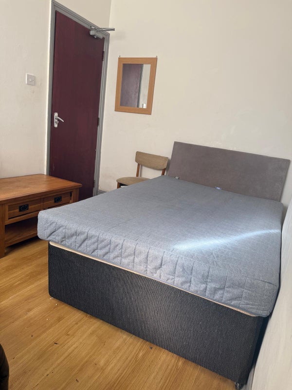 Room Summerhill in Sunderland