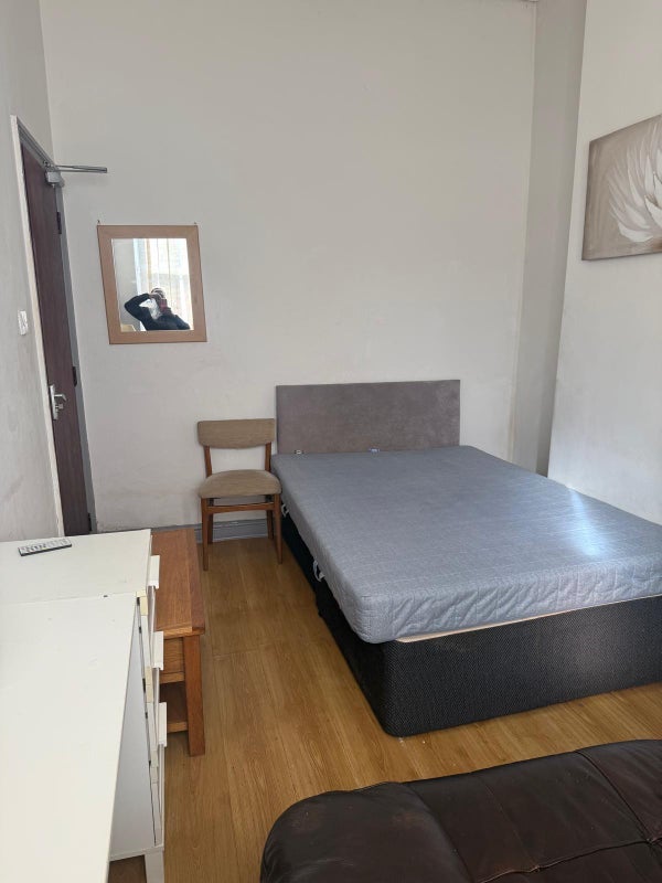 Room Summerhill in Sunderland