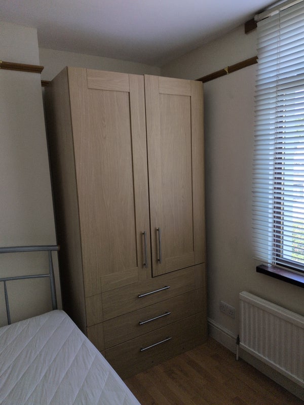 Room Woodstock Road in Greater London