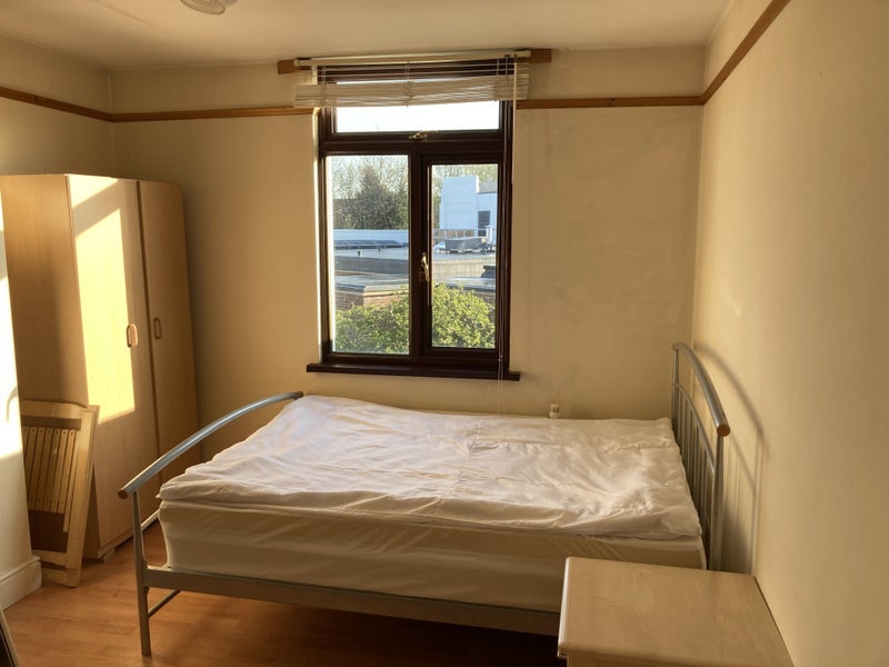 Room Woodstock Road in Greater London