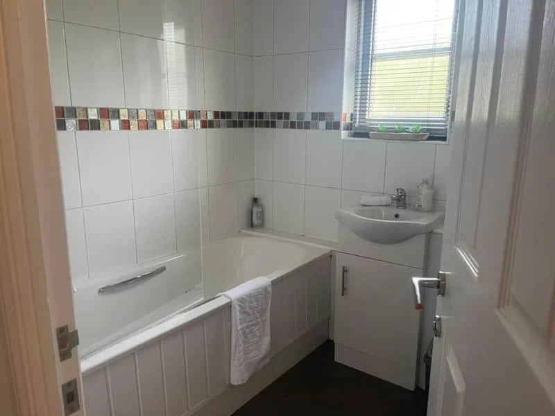 Flat Phillips Close in Crawley