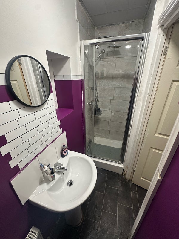 Room Oakfield Road in Greater London