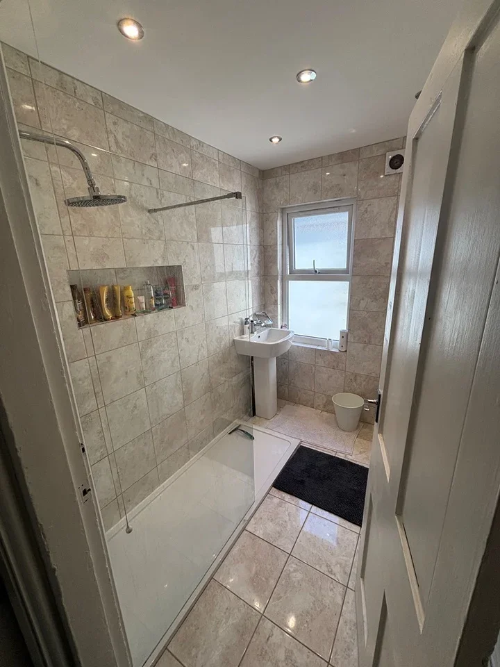 Room Poulton Road in Wallasey