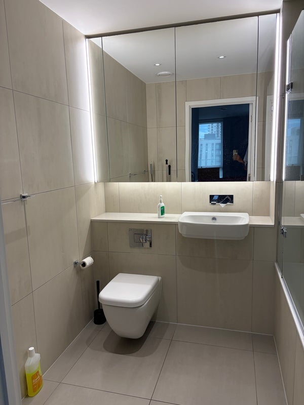 Flat Exhibition Way in Greater London
