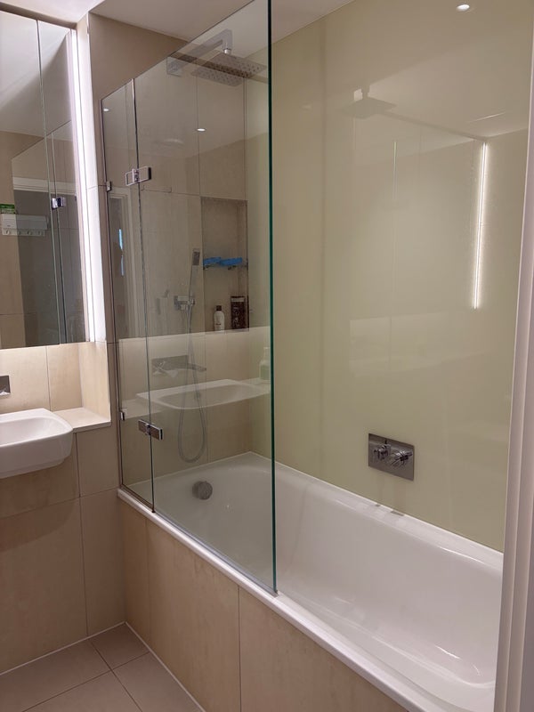 Flat Exhibition Way in Greater London