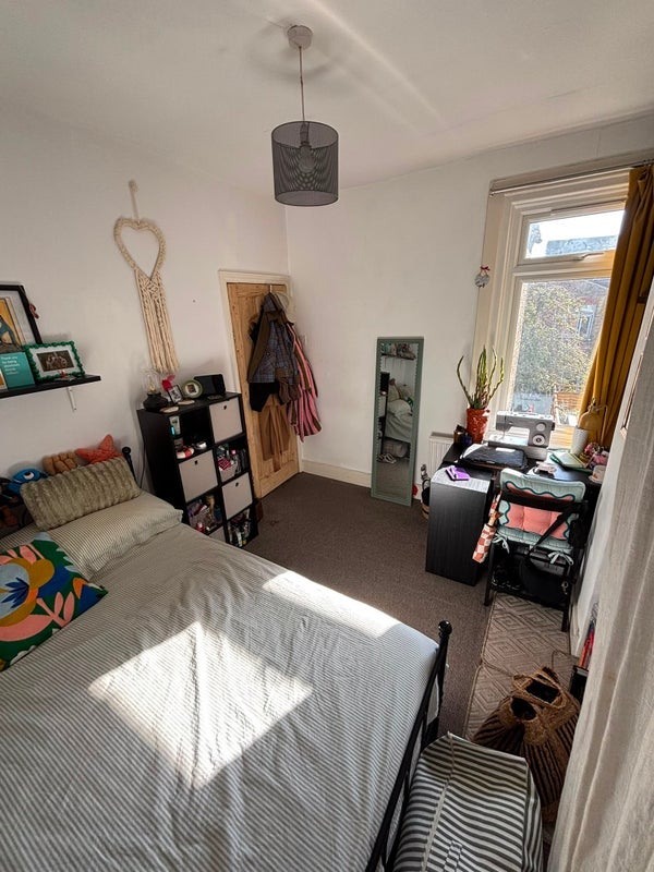 Room Gassiot Road in Greater London