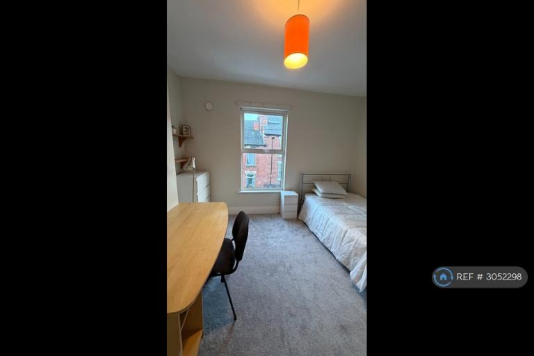 Room Rosa Road in Sheffield