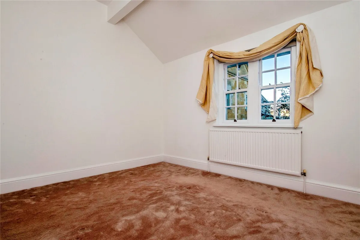 Flat John Rushout Court in Cotswold District