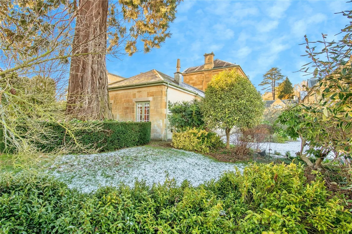 Flat John Rushout Court in Cotswold District