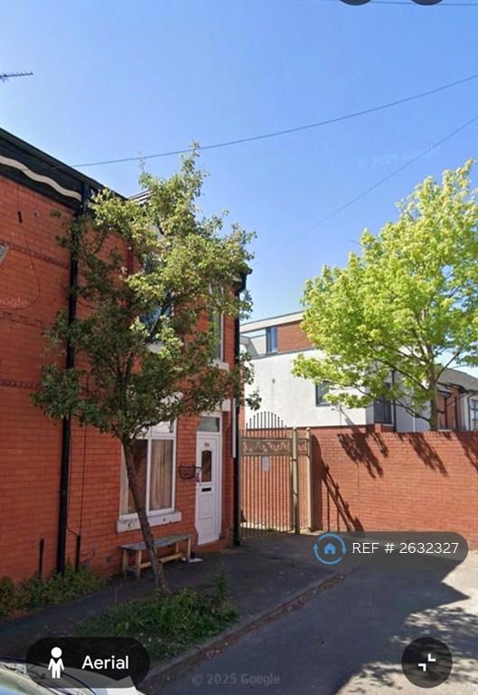 House Carlton Avenue in Manchester