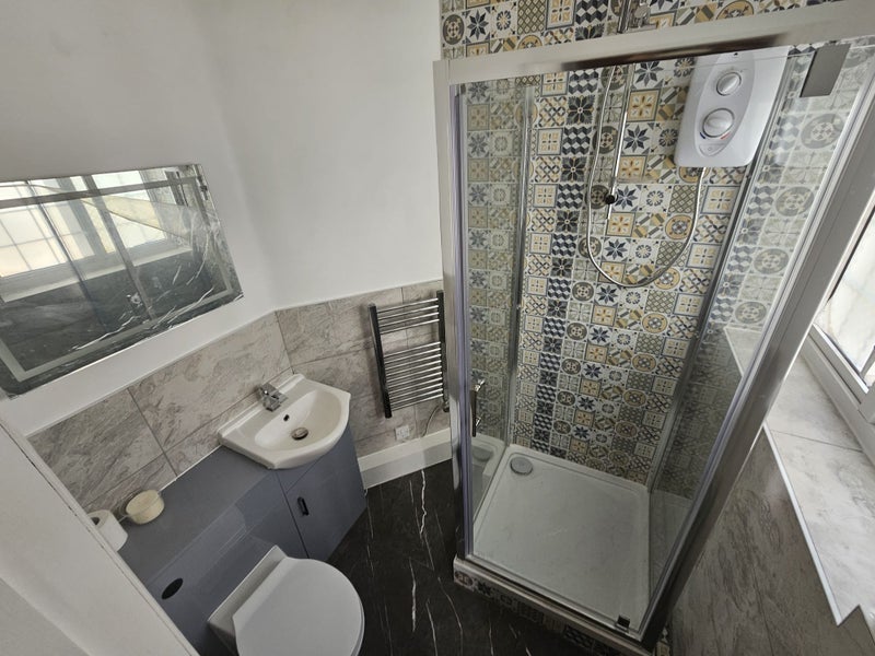 Room Rochester Way in Greater London