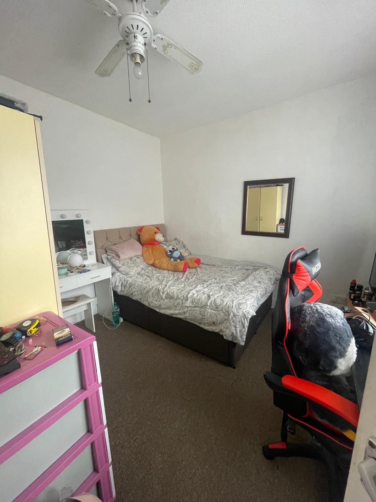 House Griggs Approach in Greater London