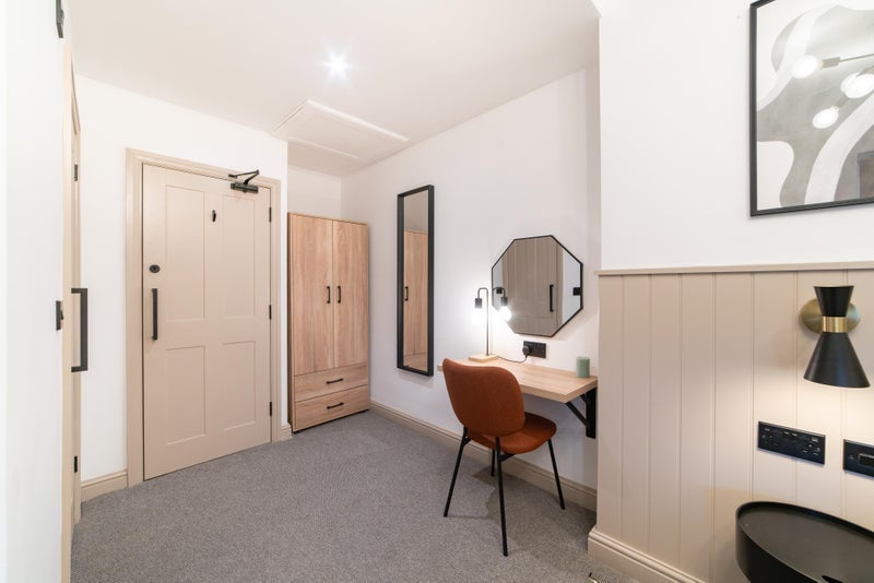 Room Plungington Road in Preston