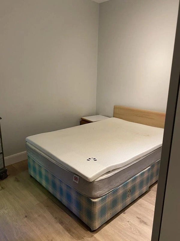 Room Kingscourt Road in Greater London
