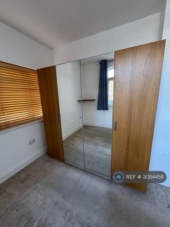 Flat London Road in Rother