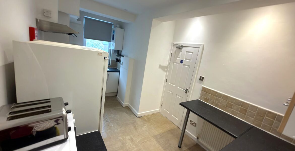Room Royal Park Avenue in Leeds
