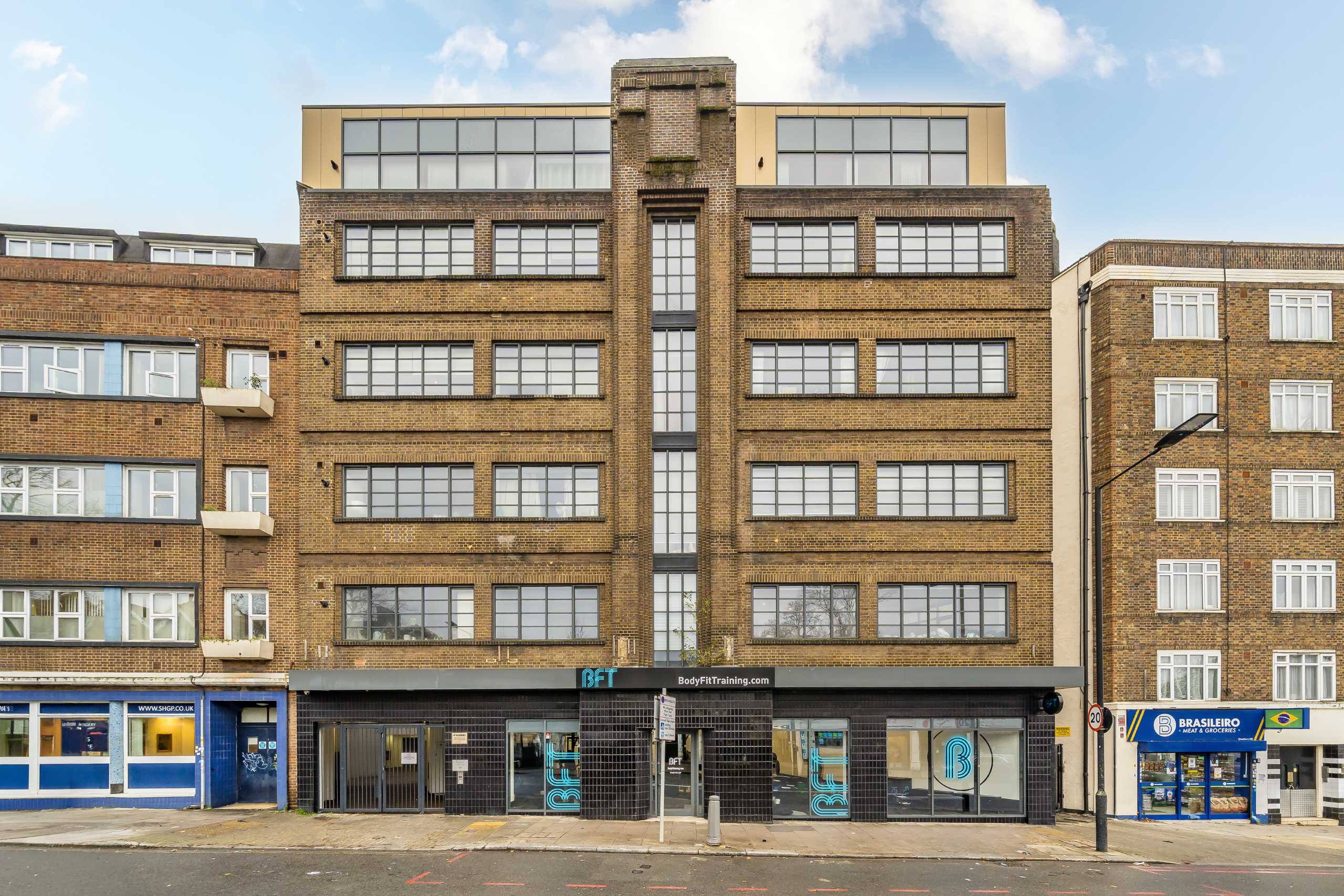 Flat Leigham Court Road in Greater London