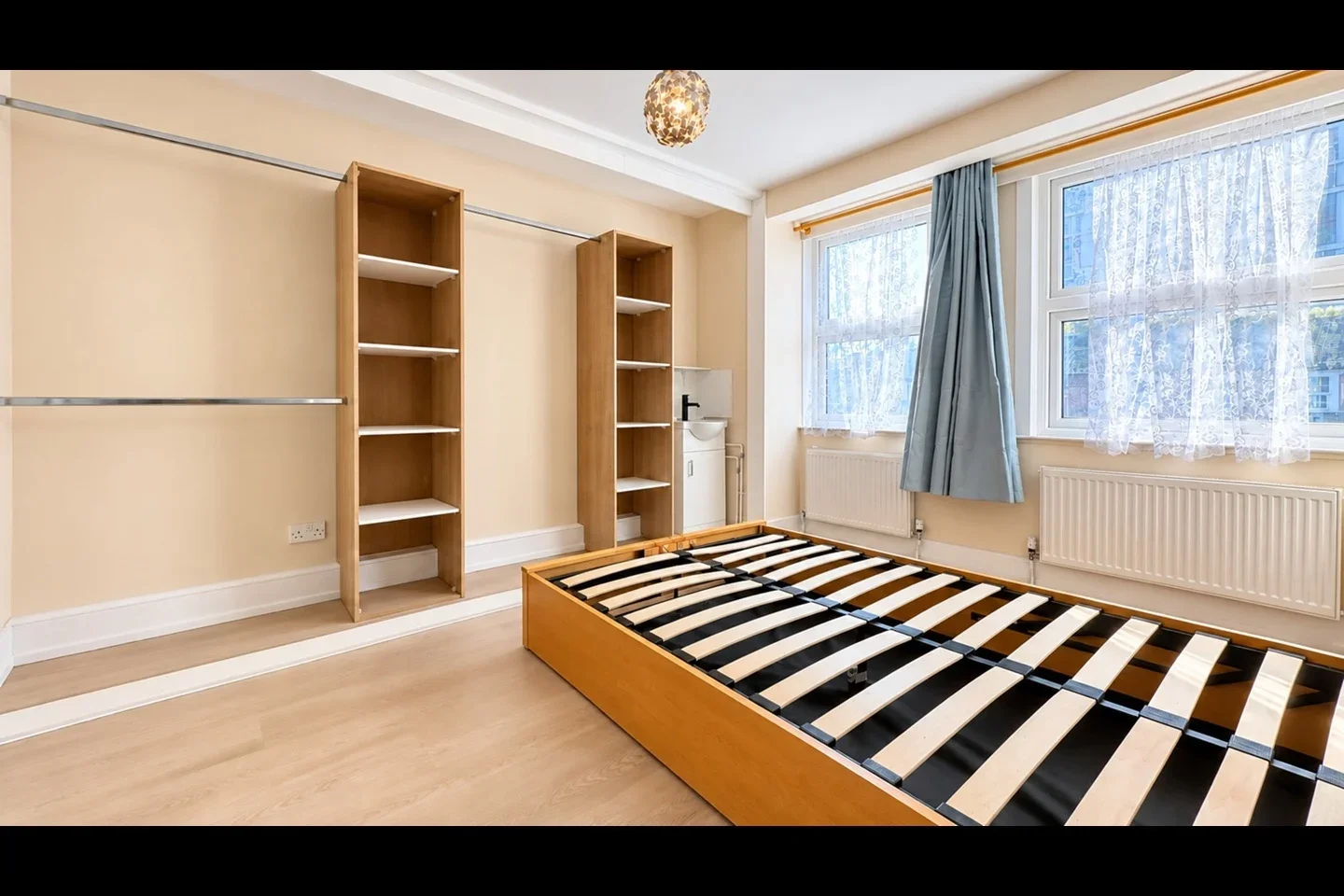 Flat Germander Way in Greater London