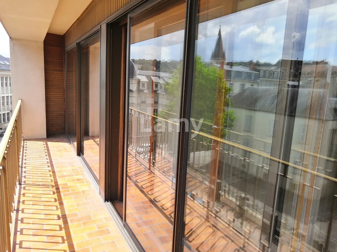 Flat Avenue Thurel in Lons-le-Saunier