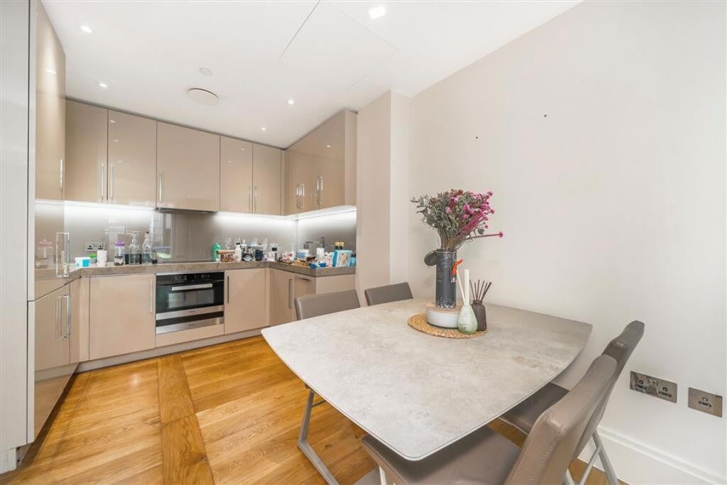 Flat Aldwych in City of Westminster