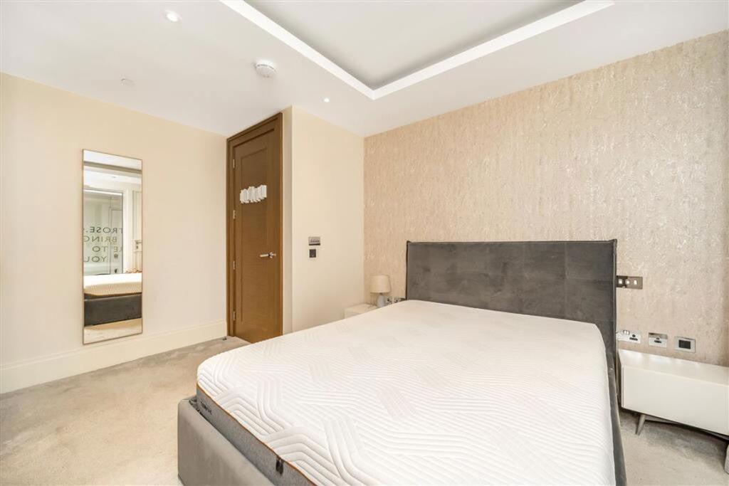 Flat Aldwych in City of Westminster