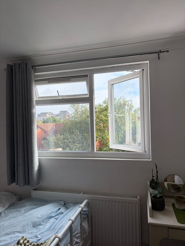 Room Radbourne Road in Greater London