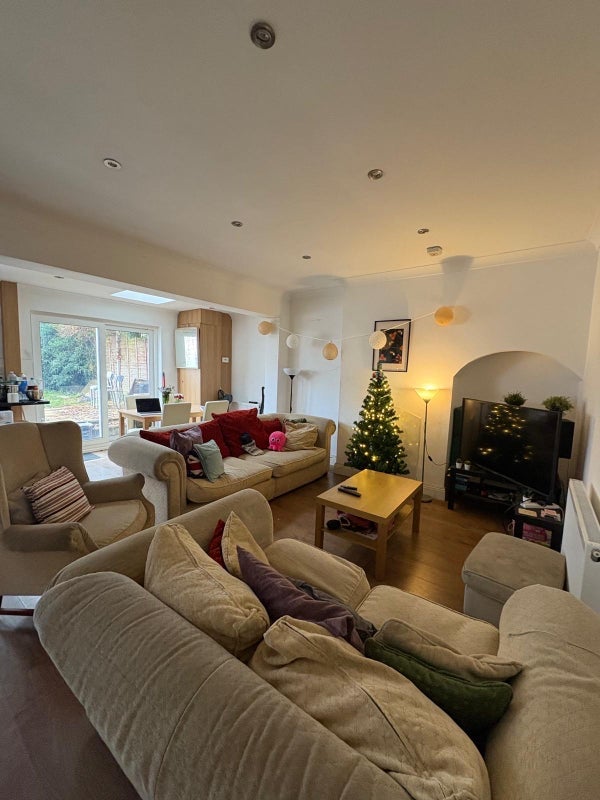 Room Radbourne Road in Greater London