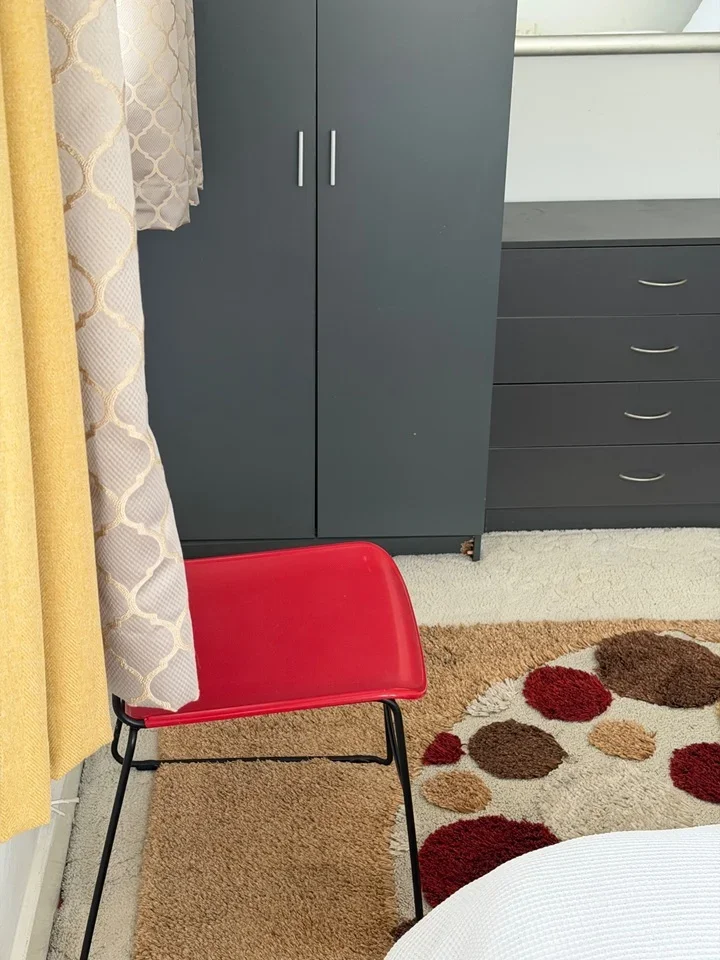 Room Morrison Road in Greater London