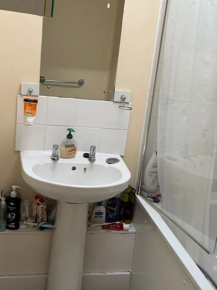 Room Morrison Road in Greater London