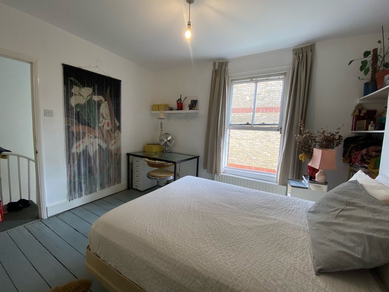 Room Wilton Way in Greater London