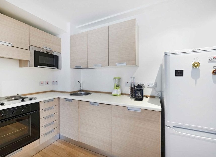 Flat Sloane Avenue in Greater London