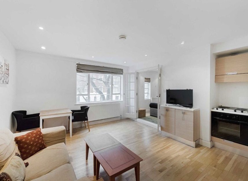 Flat Sloane Avenue in Greater London
