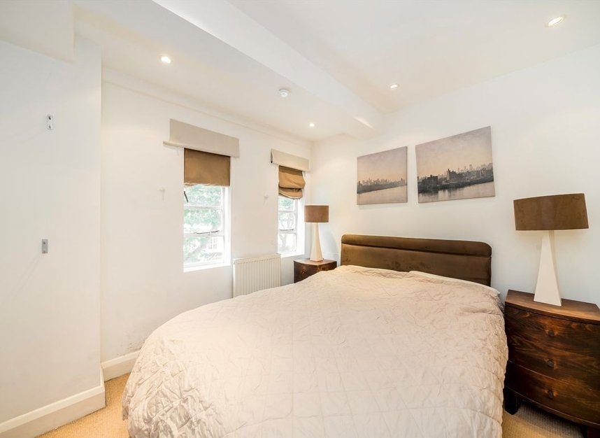 Flat Sloane Avenue in Greater London