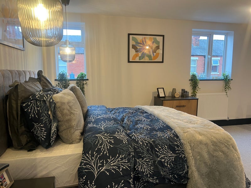Room Fletcher Street in Warrington
