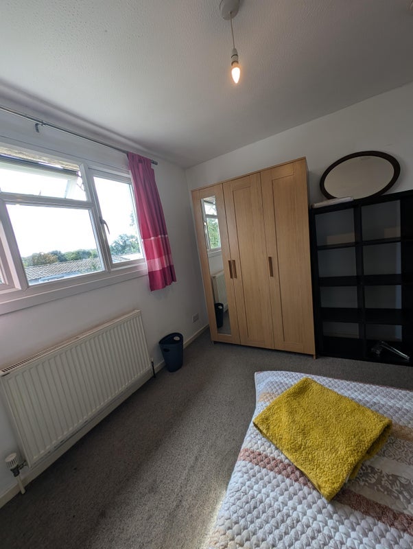 Room Baylis Walk in Crawley