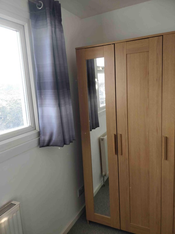 Room Baylis Walk in Crawley