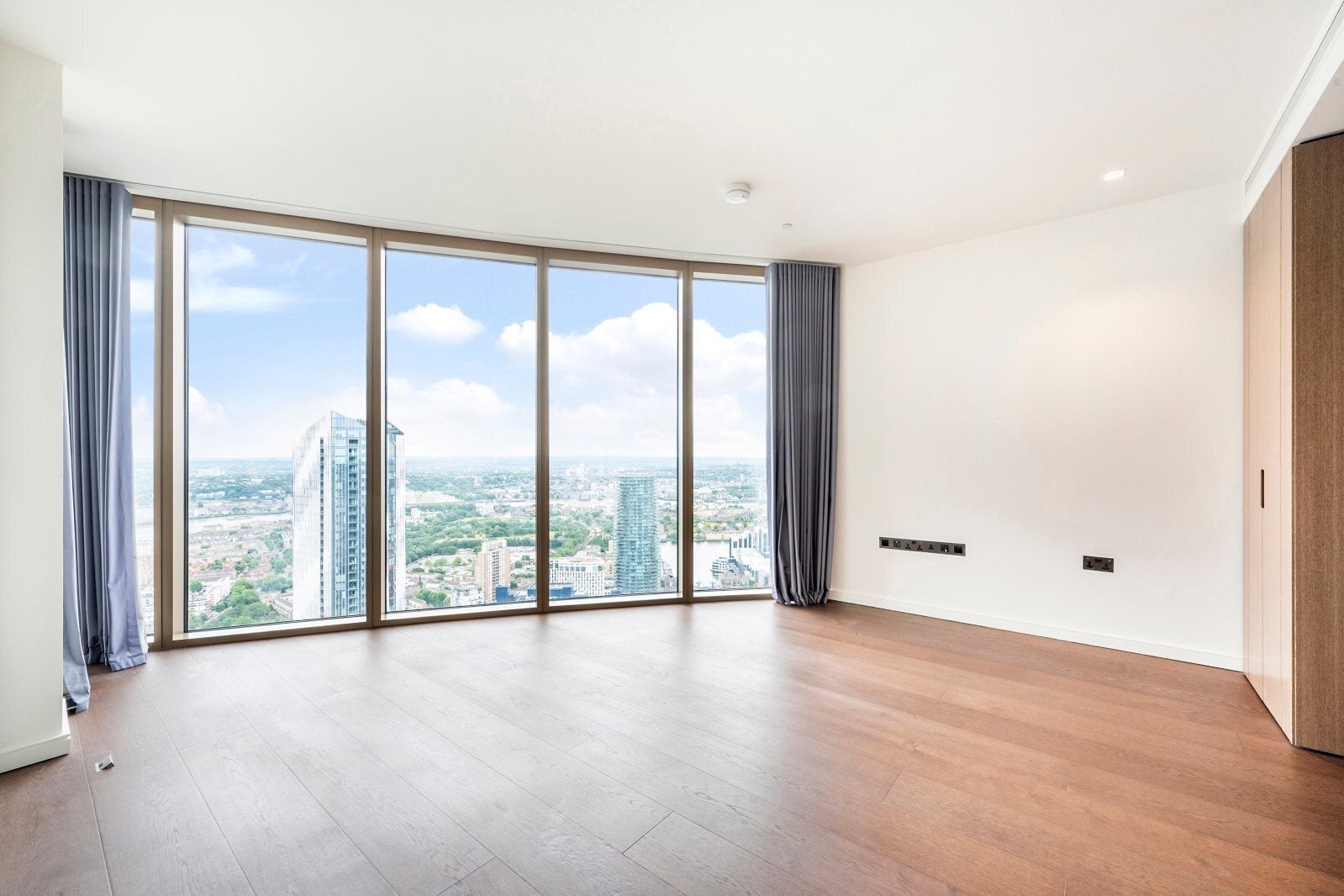 Flat Burdett Road in Greater London