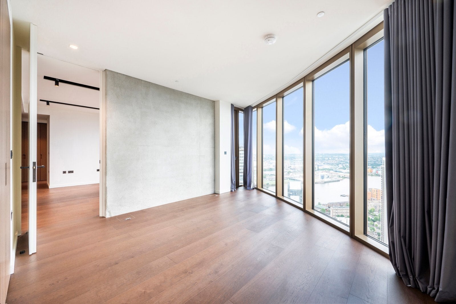 Flat Burdett Road in Greater London