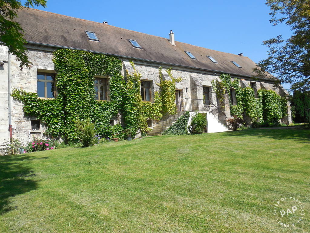 Room Chemin de la Vallée Qué in Nesles-la-Vallée