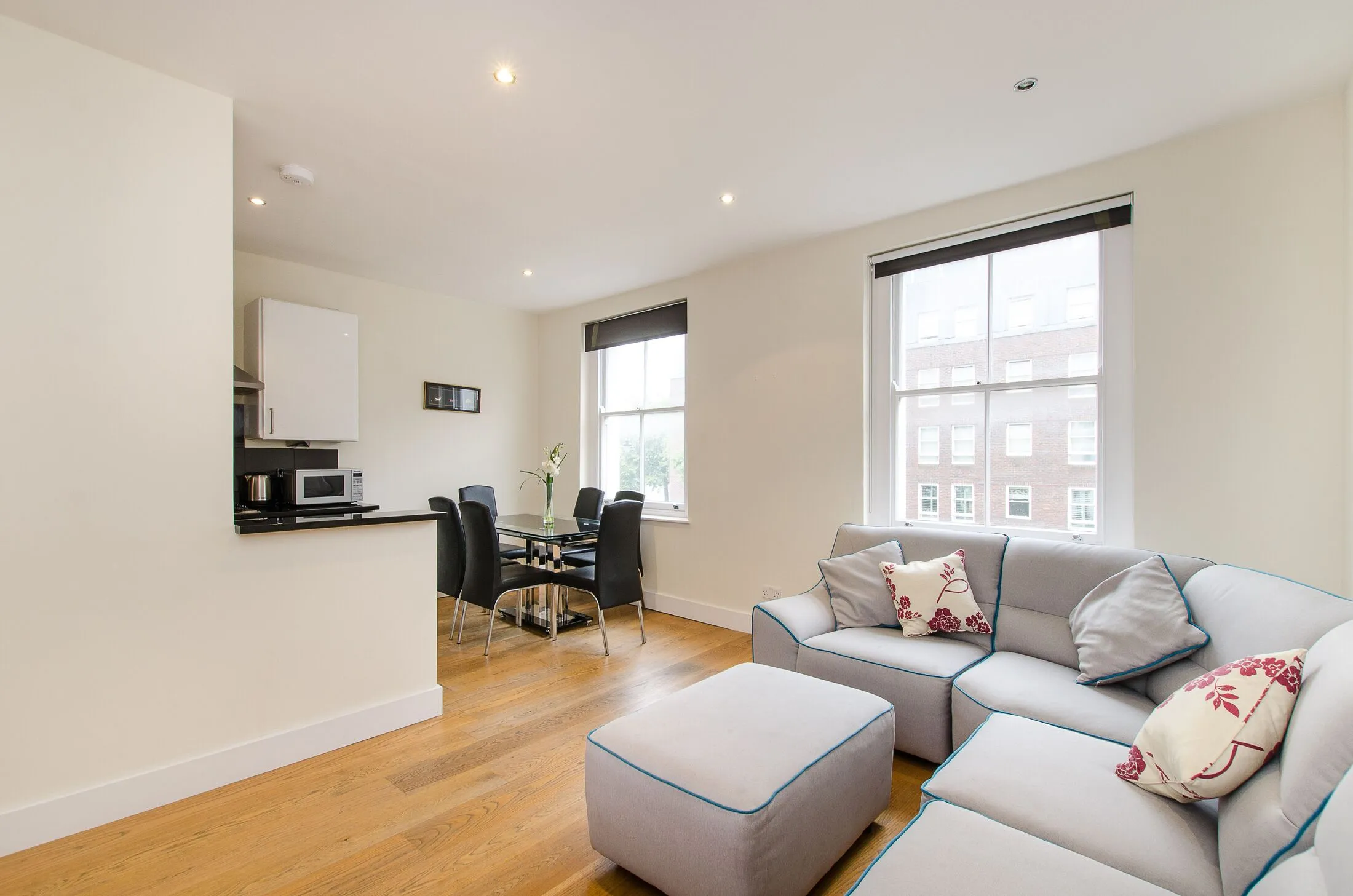 Flat Oakley Street in Greater London