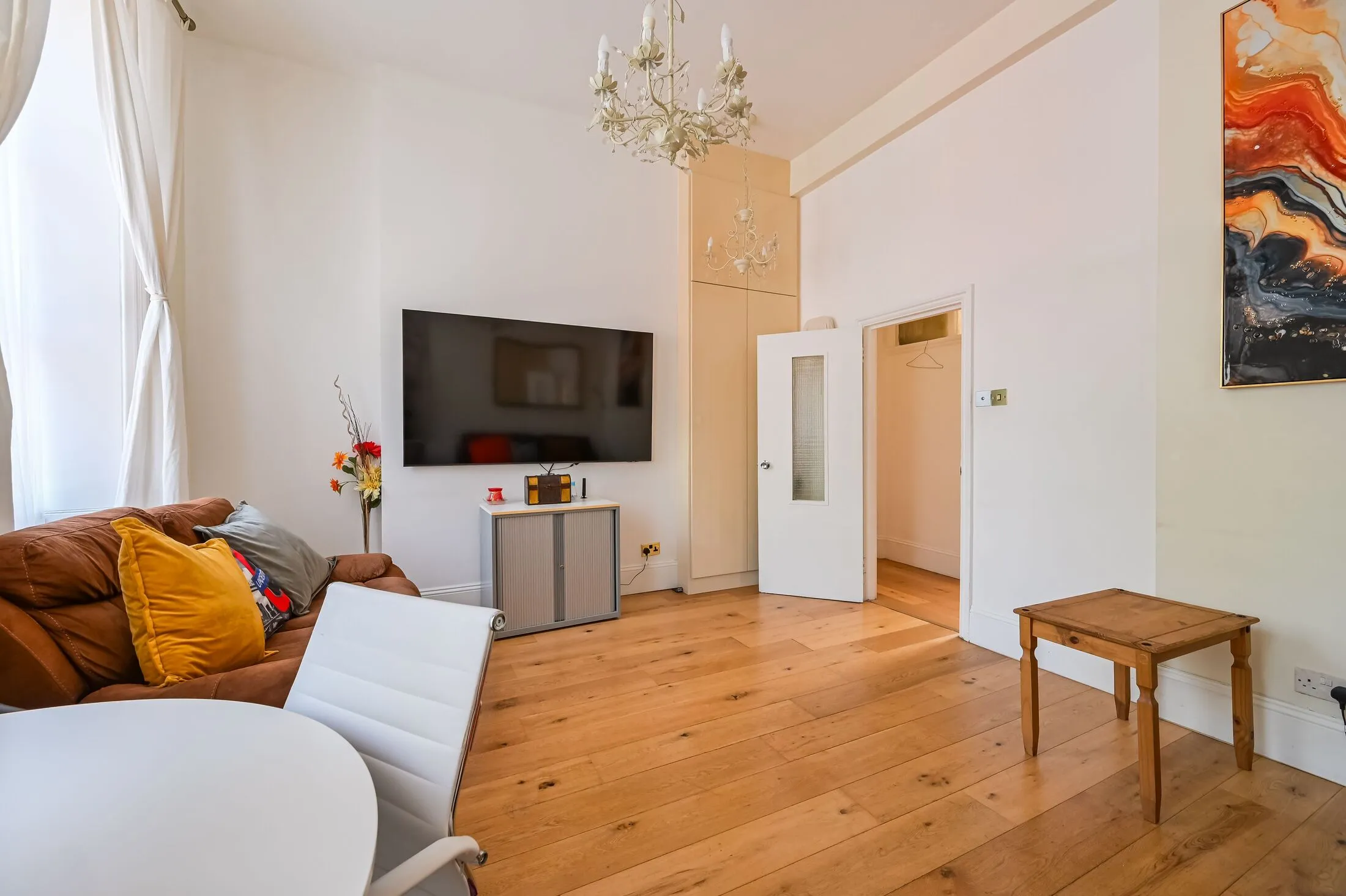Flat Hanover Place in Greater London
