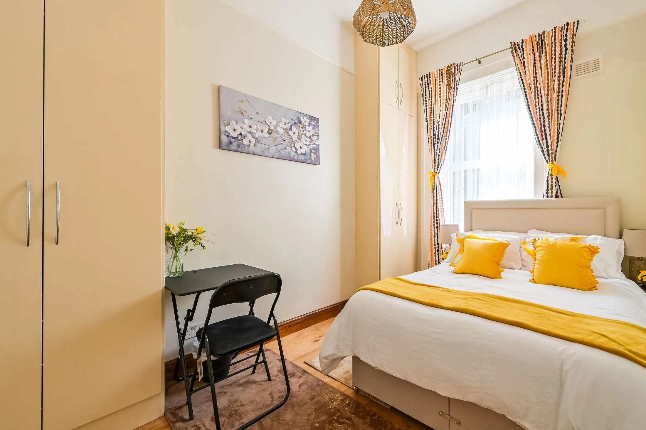 Flat Hanover Place in Greater London