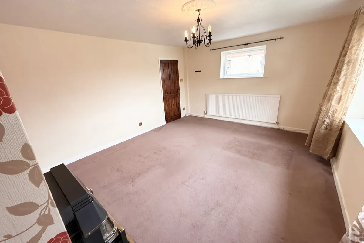 House Oakleigh Close in Raunds