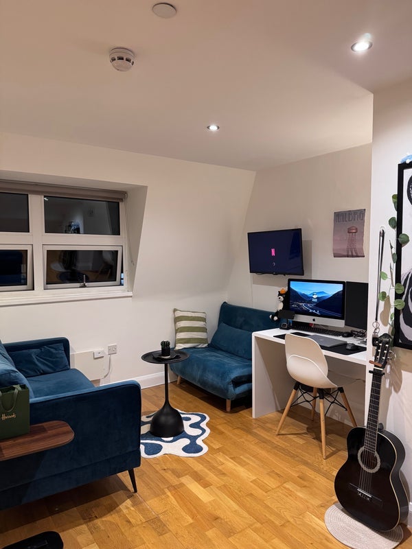Room Macfarlane Road in Greater London