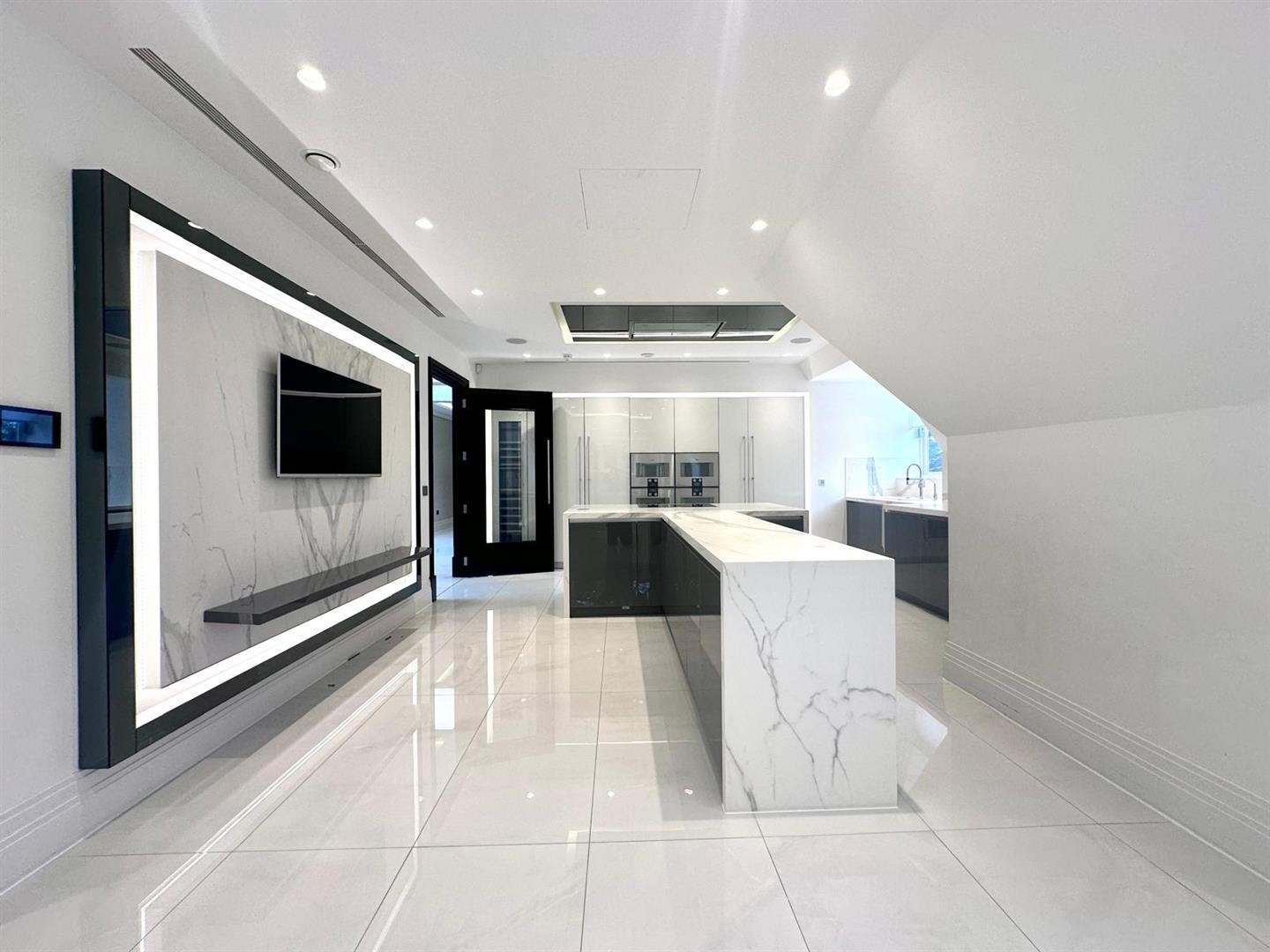 Flat Camlet Way in Greater London