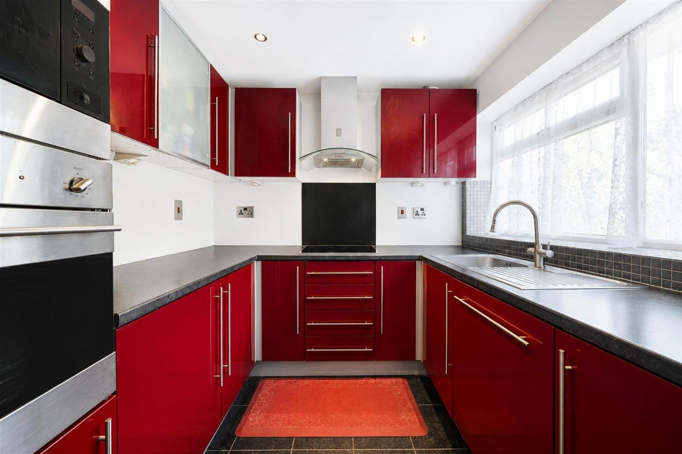 House Beechcroft Close in Greater London