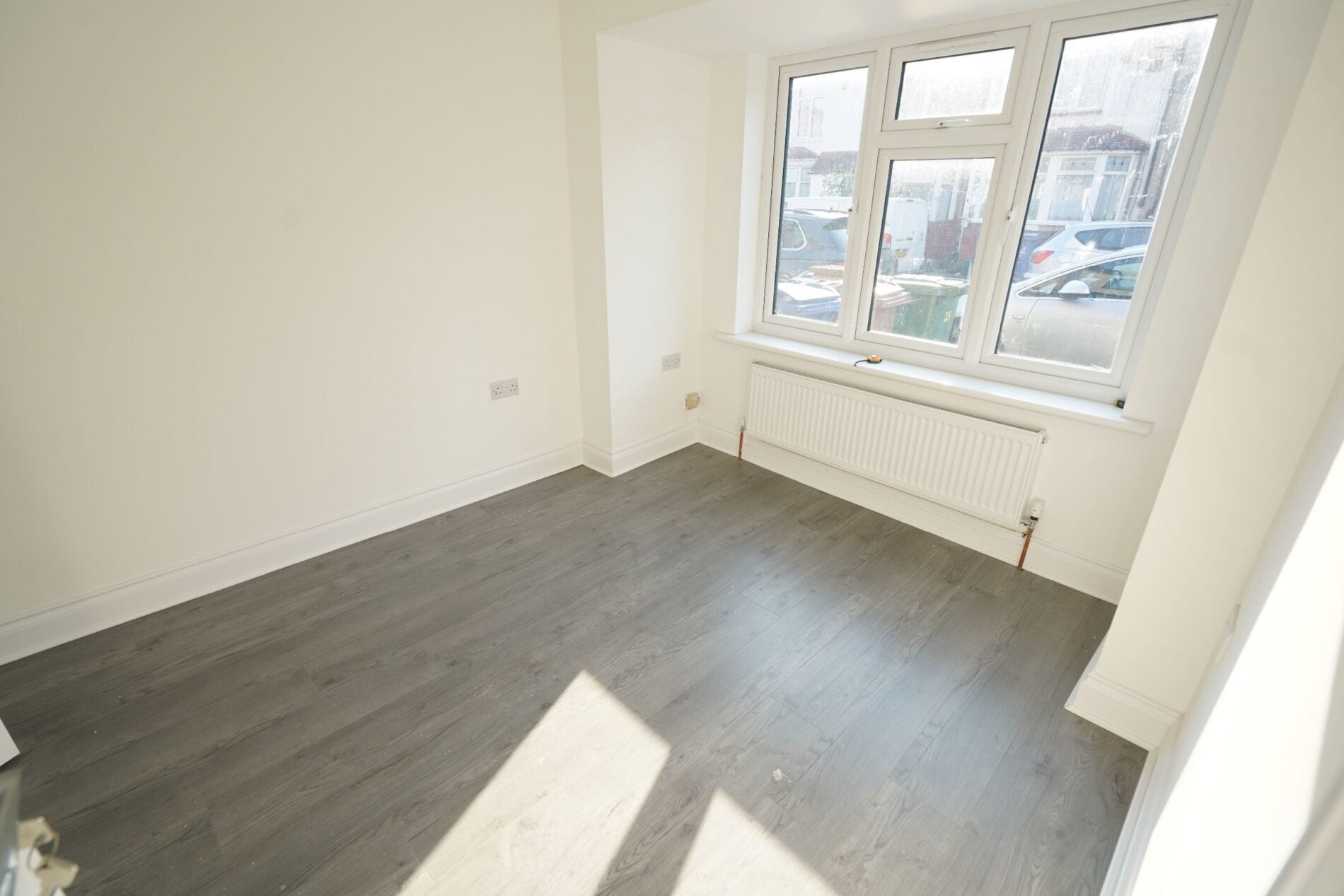 Room Charlton Street in Grays