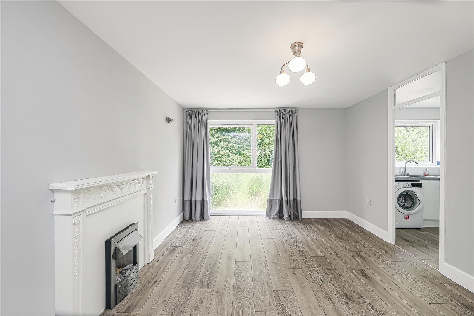 Flat Trotwood in Chigwell