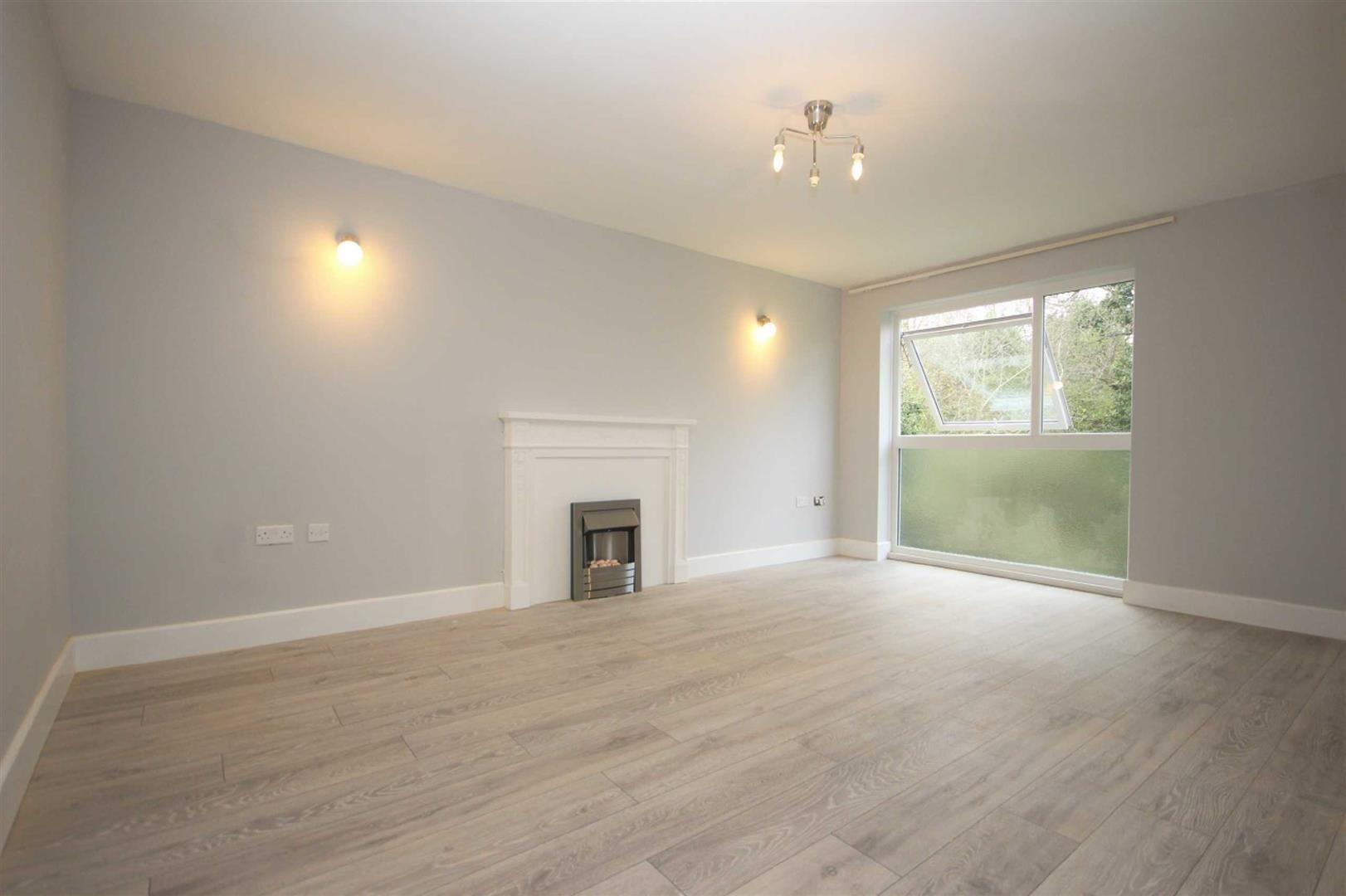Flat Trotwood in Chigwell