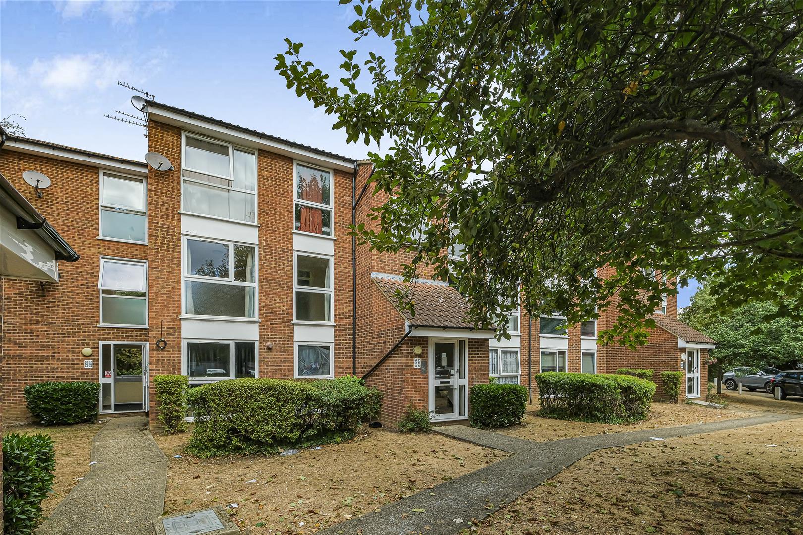 Flat Trotwood in Chigwell